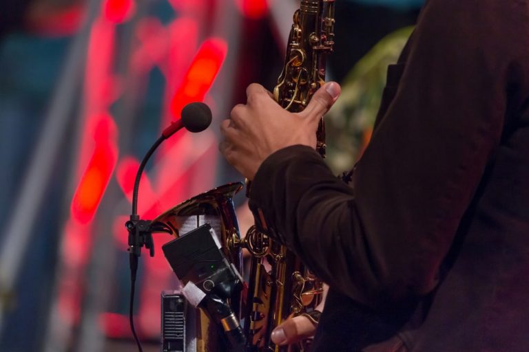 How to Interpret Jazz Standards with Emotion and Style